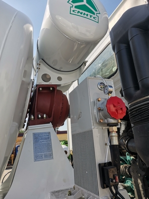 2012 Ano usado HOWO Mixer de concreto com 95kw / 2400rpm Motor acessível