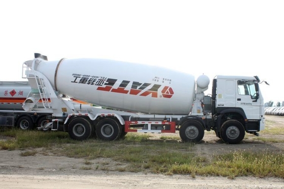 Caminhão pesado nacional HOWO 8X4 5.5 Quadrado Caminhão misturador de concreto e capacidade de 2-25m3