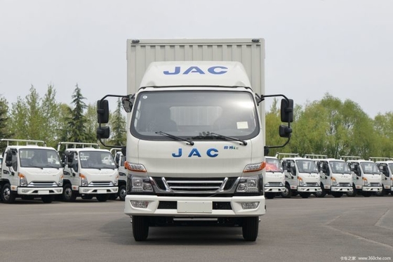 Camião leve equipado com caixa elétrica para transporte de 5,9 m.