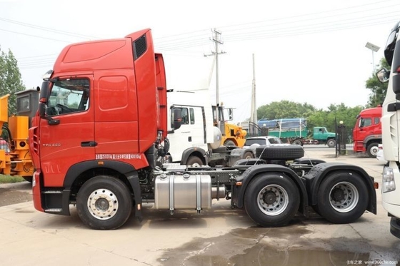Sinotruk HOWO T7H 440HP 6X4 Trator químico perigoso com capacidade de tanque de combustível de 500-600L