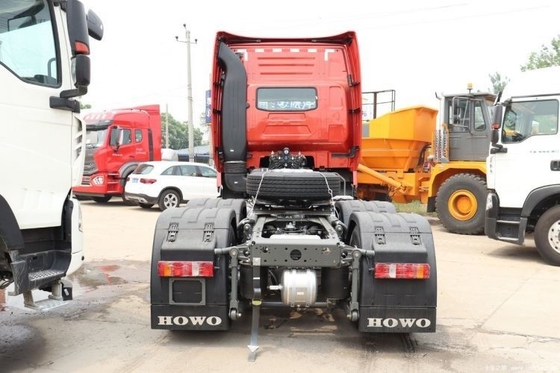 Sinotruk HOWO T7H 440HP 6X4 Trator químico perigoso com capacidade de tanque de combustível de 500-600L