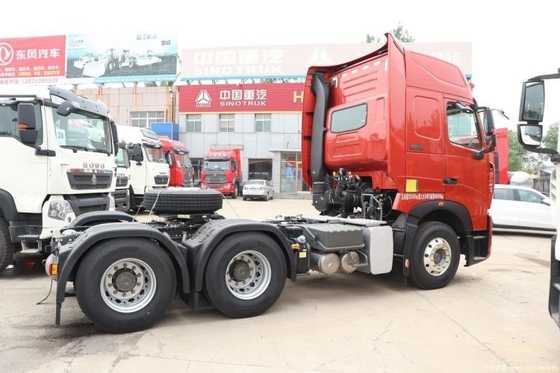 Sinotruk HOWO T7H 440HP 6X4 Trator químico perigoso com capacidade de tanque de combustível de 500-600L