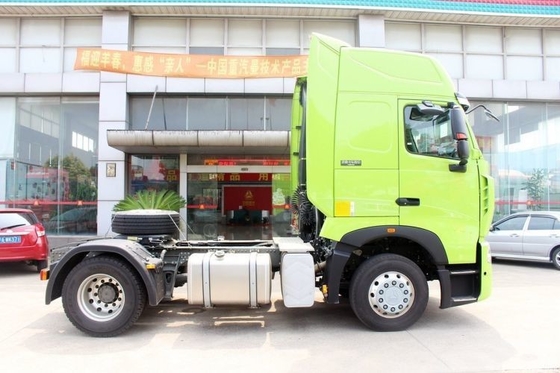 360° câmera traseira Sinotruk HOWO T7H 440HP 4X2 Trator com direção direita a preços acessíveis