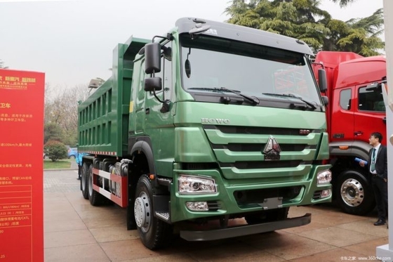 Caminhão pesado nacional HOWO 6X4 336hp Caminhão de descarga para 21-30T de carga e 2 passageiros