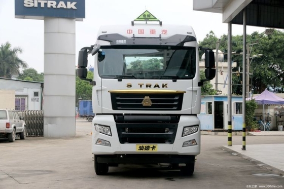 Sinotruk SITRAK C7H 6X4 440HP caminhão pesado para transporte de produtos químicos perigosos em um
