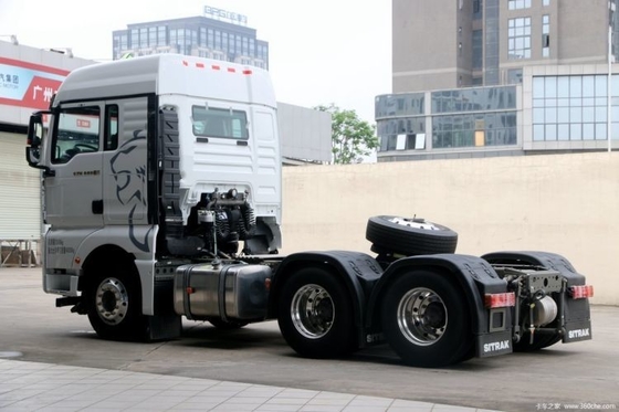 Sinotruk SITRAK C7H 6X4 440HP caminhão pesado para transporte de produtos químicos perigosos em um
