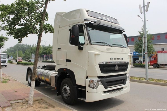 4X2 Direção esquerda Sinotruk HOWO T7H 440HP caminhão tractor de GNL com 16 marchas para a frente