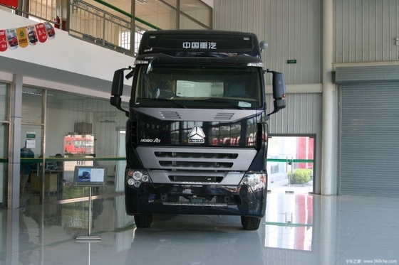 Caminhões de tração HOWO A7 6x4 usados com capacidade de tanque de combustível de 400-500L e motor SINOTRUCK