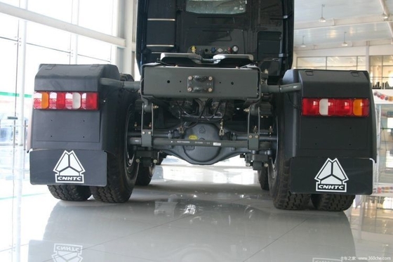 Caminhões de tração HOWO A7 6x4 usados com capacidade de tanque de combustível de 400-500L e motor SINOTRUCK