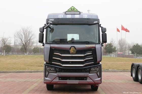 SINOTRUCK HOWO Max 480 HP 6x4 Carro de tracção de mercadorias perigosas cabeça para 3 passageiros