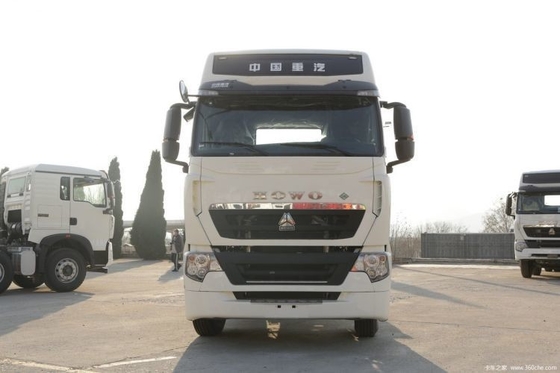 Rodas motrizes 6X4 SinoTRUK HOWO T7H LNG Trator camião 440HP para transporte logístico