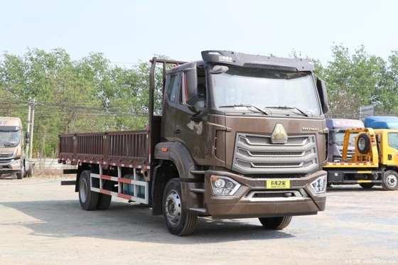 Sinotruk National Heavy Duty Truck HOWo NX 220HP 4X2 6.75m Hurdle Truck para Van Cargo