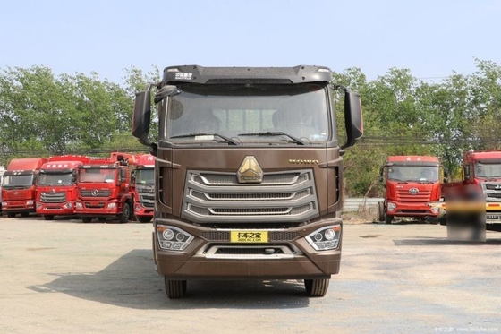 Sinotruk National Heavy Duty Truck HOWo NX 220HP 4X2 6.75m Hurdle Truck para Van Cargo