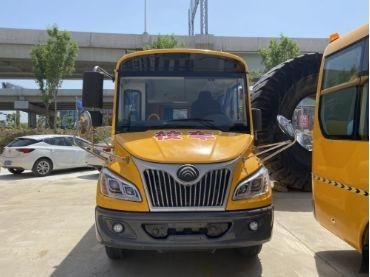 Autobus de escola primária Euro 4 Norma de emissões Torque máximo 330N.m/1400-2400r/min