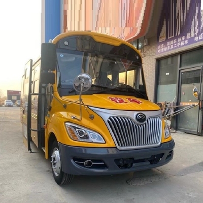 Transporte ideal dos alunos do ensino fundamental Ônibus escolar usado com transmissão manual