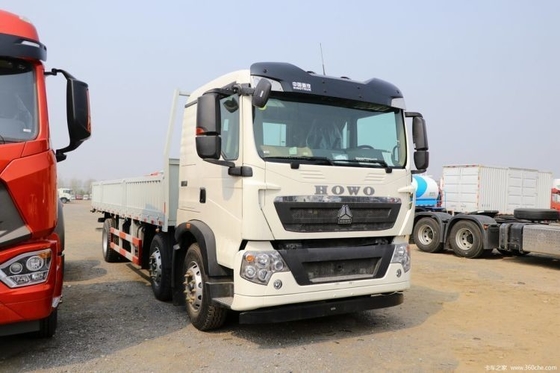 Caminhão de cerca 6X2 7,8m Sinotruk HOWO T5G Caminhão pesado 270HP com dimensão do tanque de carga