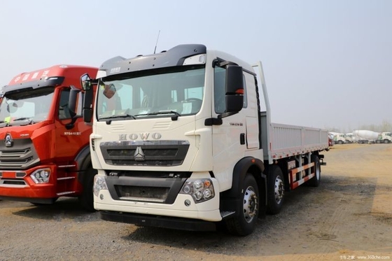 Caminhão de cerca 6X2 7,8m Sinotruk HOWO T5G Caminhão pesado 270HP com dimensão do tanque de carga
