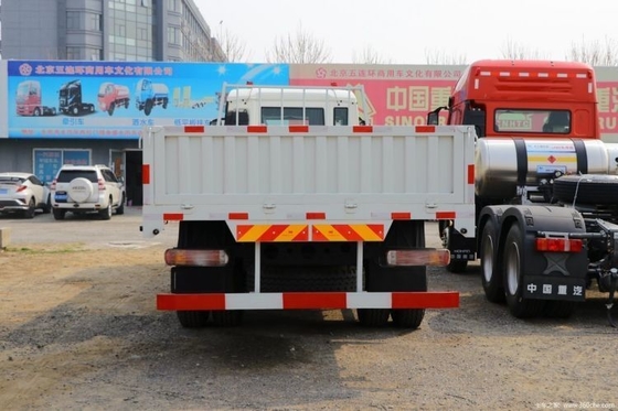 Caminhão de cerca 6X2 7,8m Sinotruk HOWO T5G Caminhão pesado 270HP com dimensão do tanque de carga
