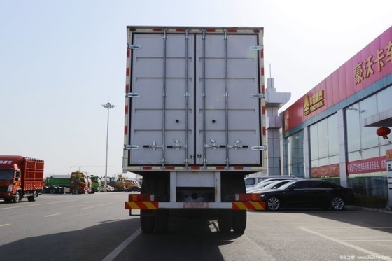 EURO 5 10 Número de mudança para a frente Sinotruk HOWO T5G 280hp 4X2 7,92m Van Truck Fence Truck