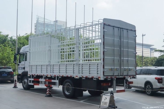 270 HP SINOTRUCK SITRAK G5S Luxury 4X2 6.8m AMT Transmissão Automática