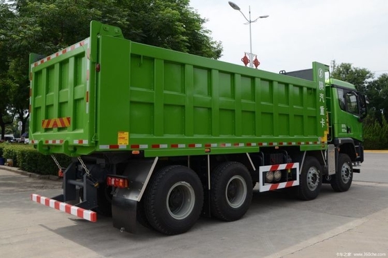 Compra um camião Shacman Delon X5000 8X4 com 430 cavalos e sistema multimédia.