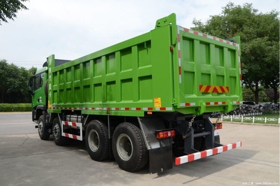 Compra um camião Shacman Delon X5000 8X4 com 430 cavalos e sistema multimédia.