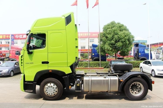 440 cavalos de potência 4X2 Sinotruk HOWO T7H Trator com 2 passageiros e capacidade do motor de 8L